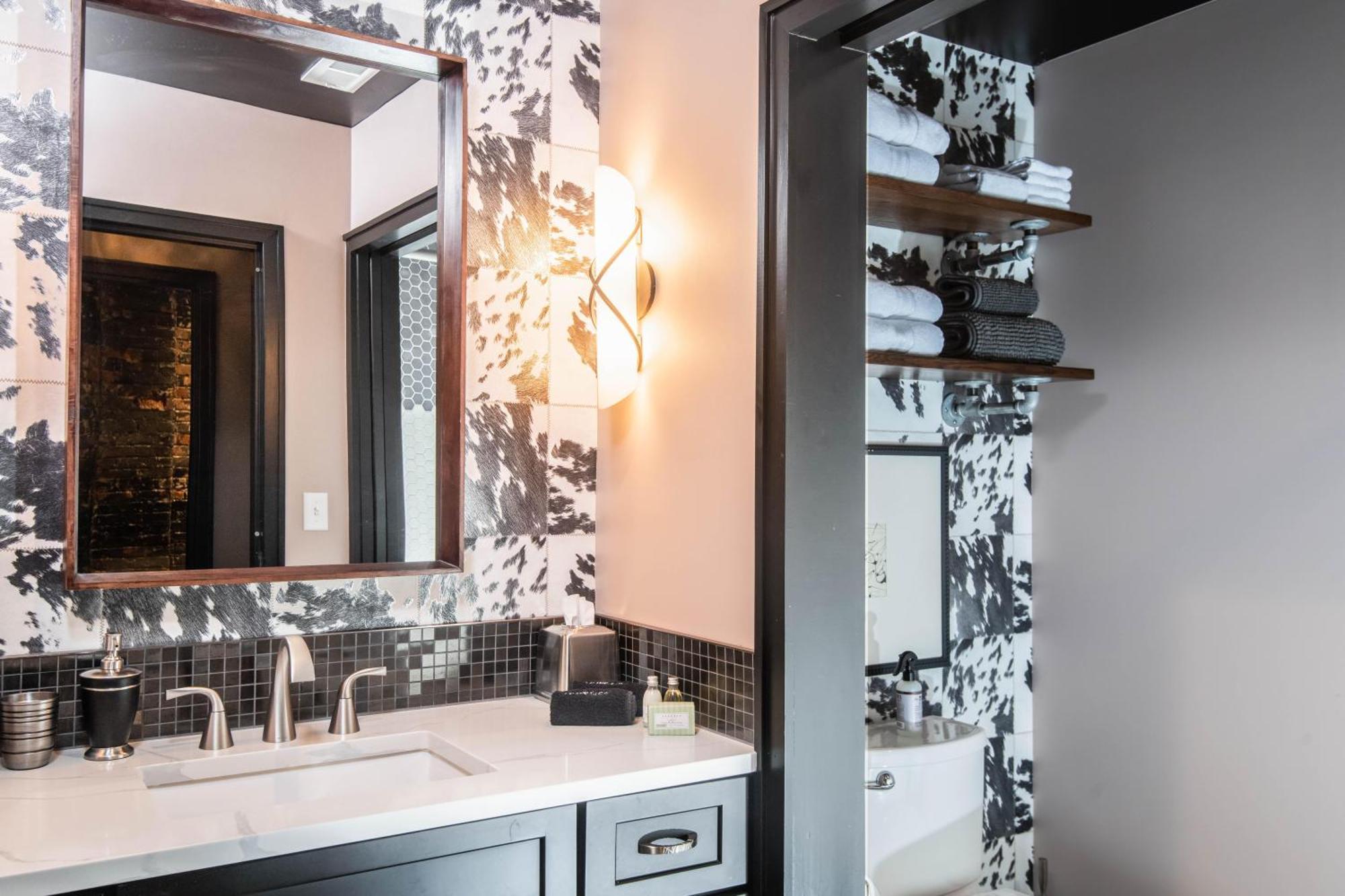 Apartment 80 Lex 204 Industrial Chic