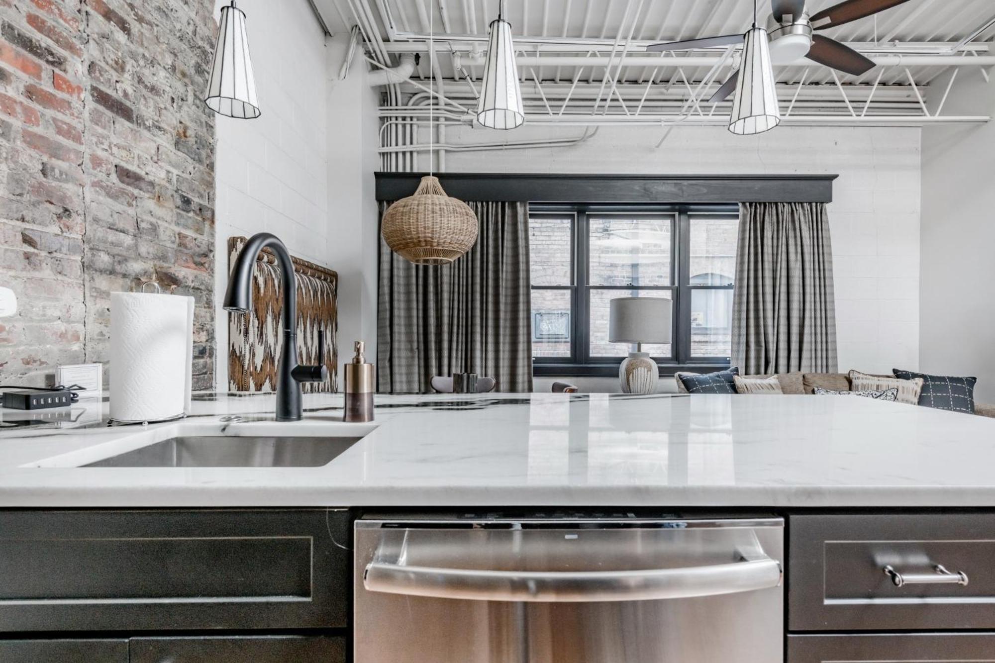 80 Lex 204 Industrial Chic Apartment
