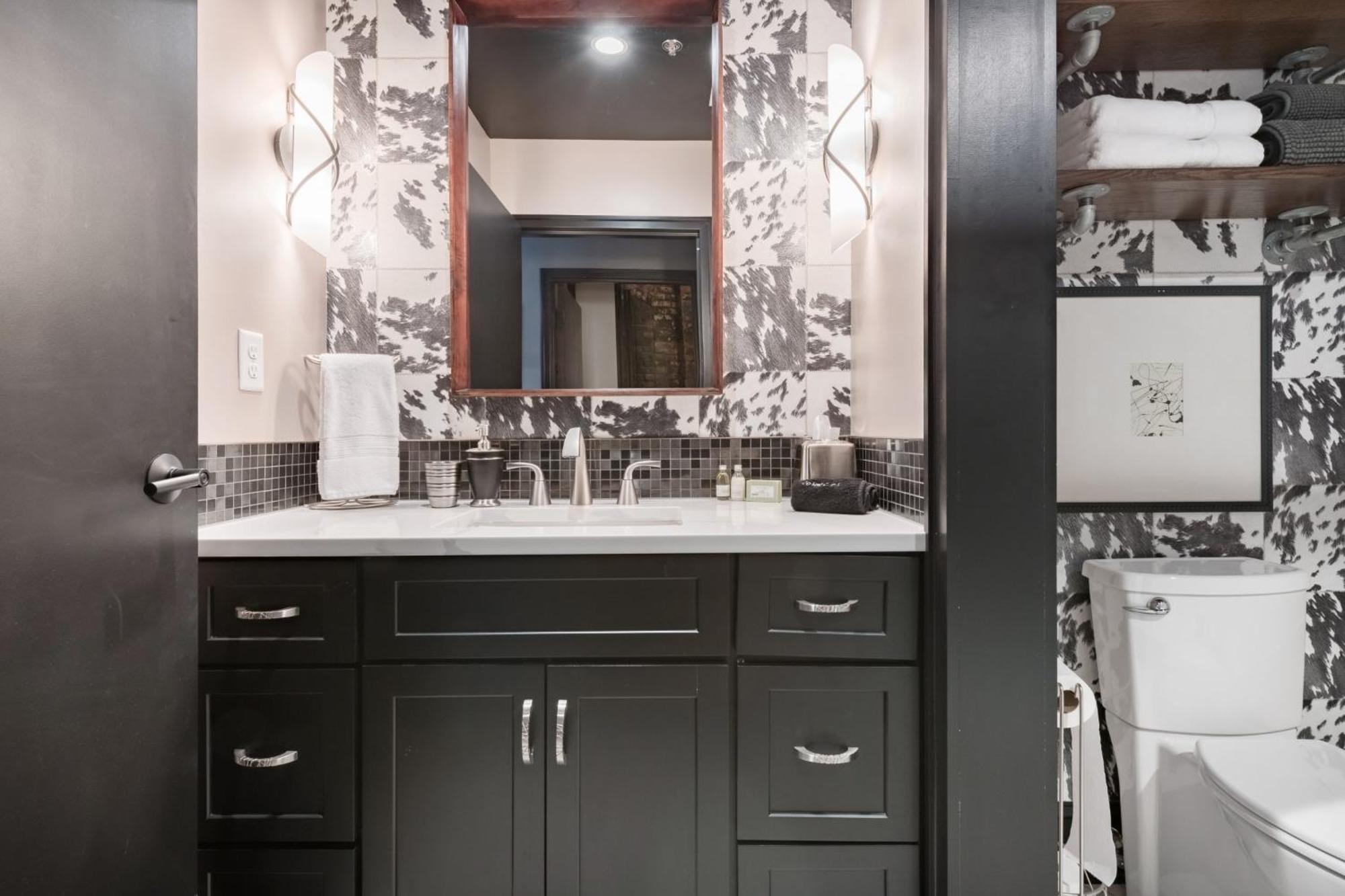 Apartment 80 Lex 204 Industrial Chic