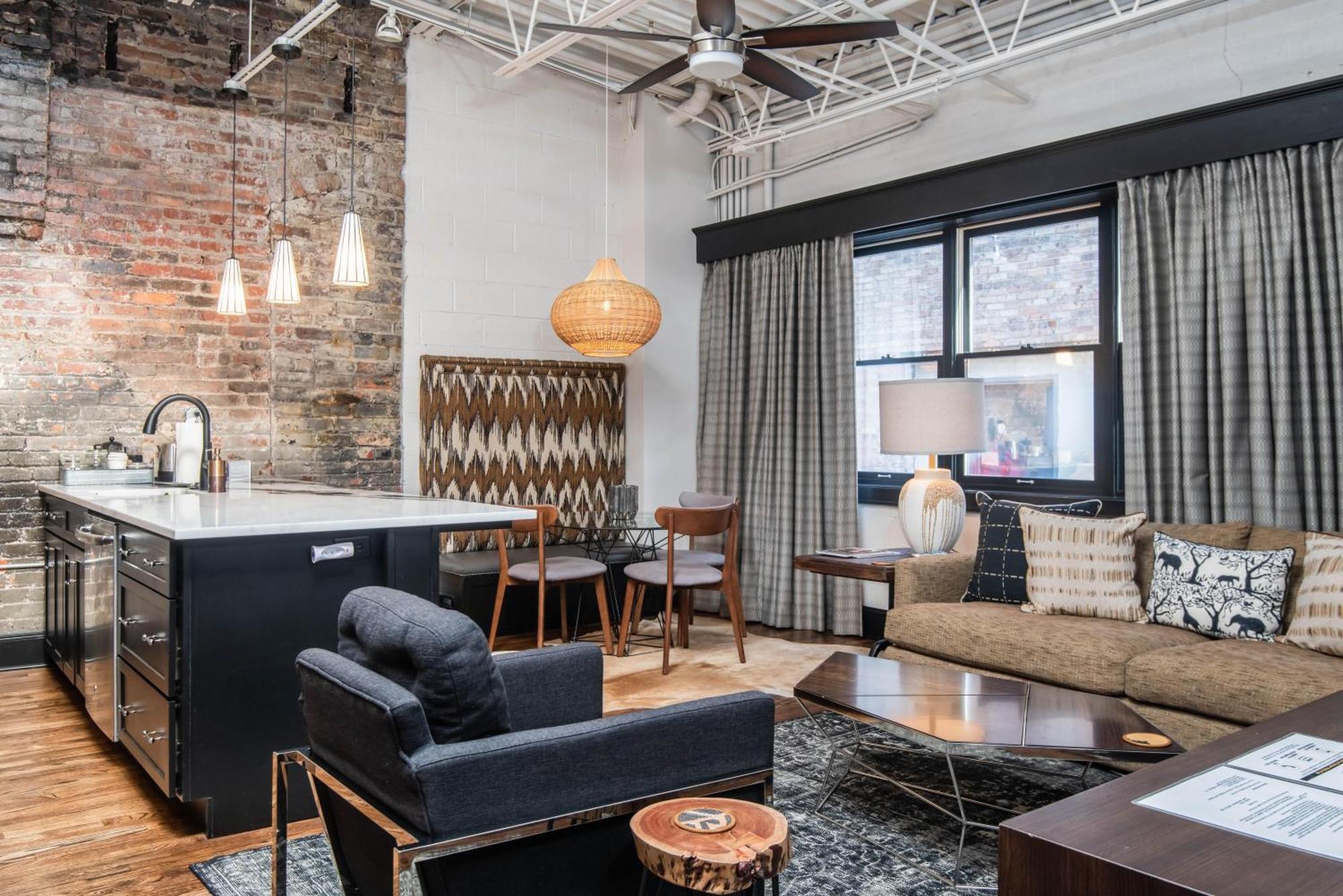 80 Lex 204 Industrial Chic Asheville
