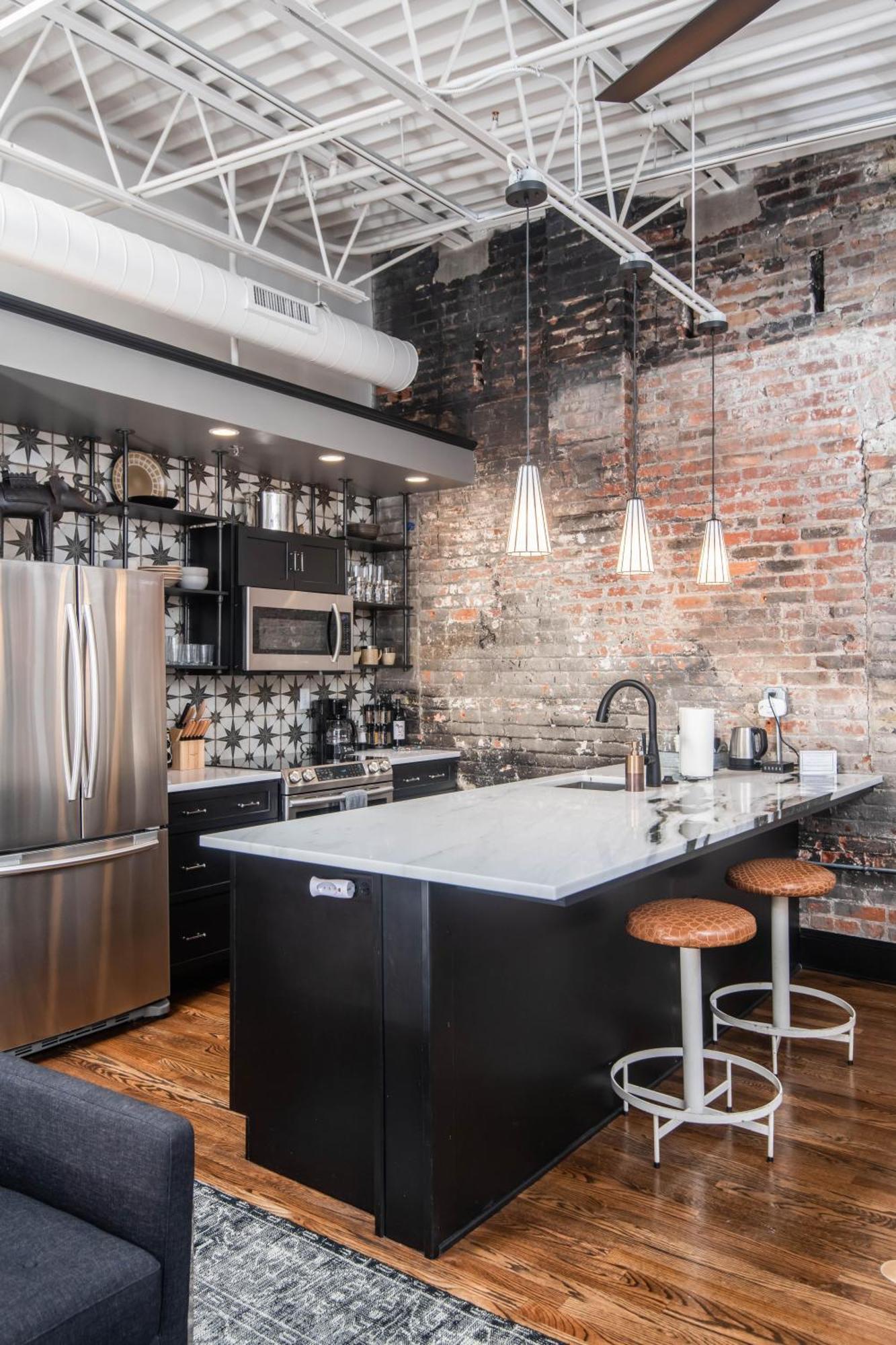 Apartment 80 Lex 204 Industrial Chic *