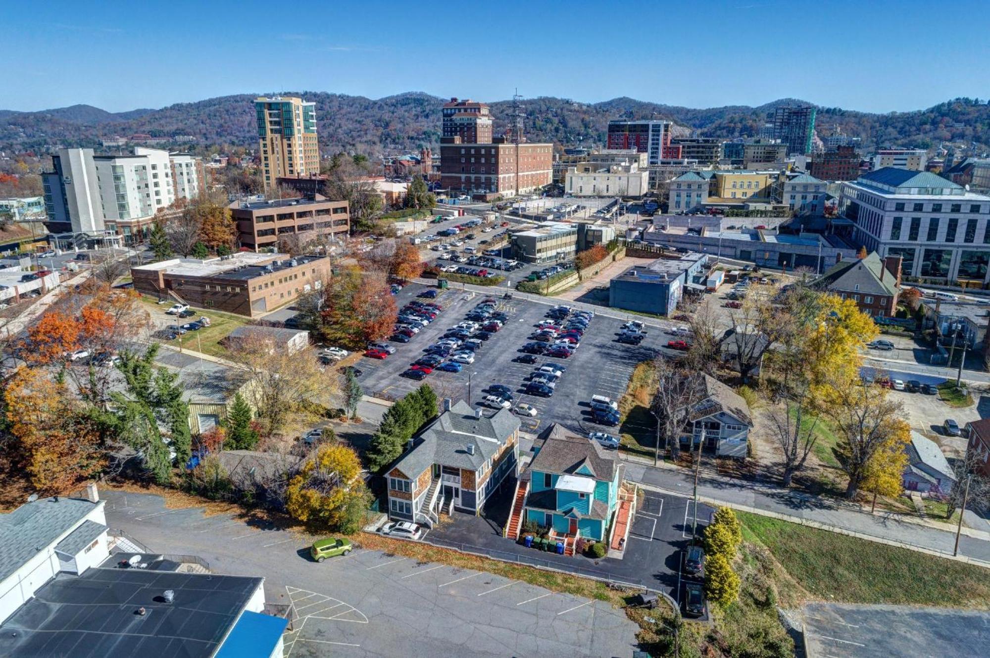Dog-friendly Downton Annie #3 Asheville