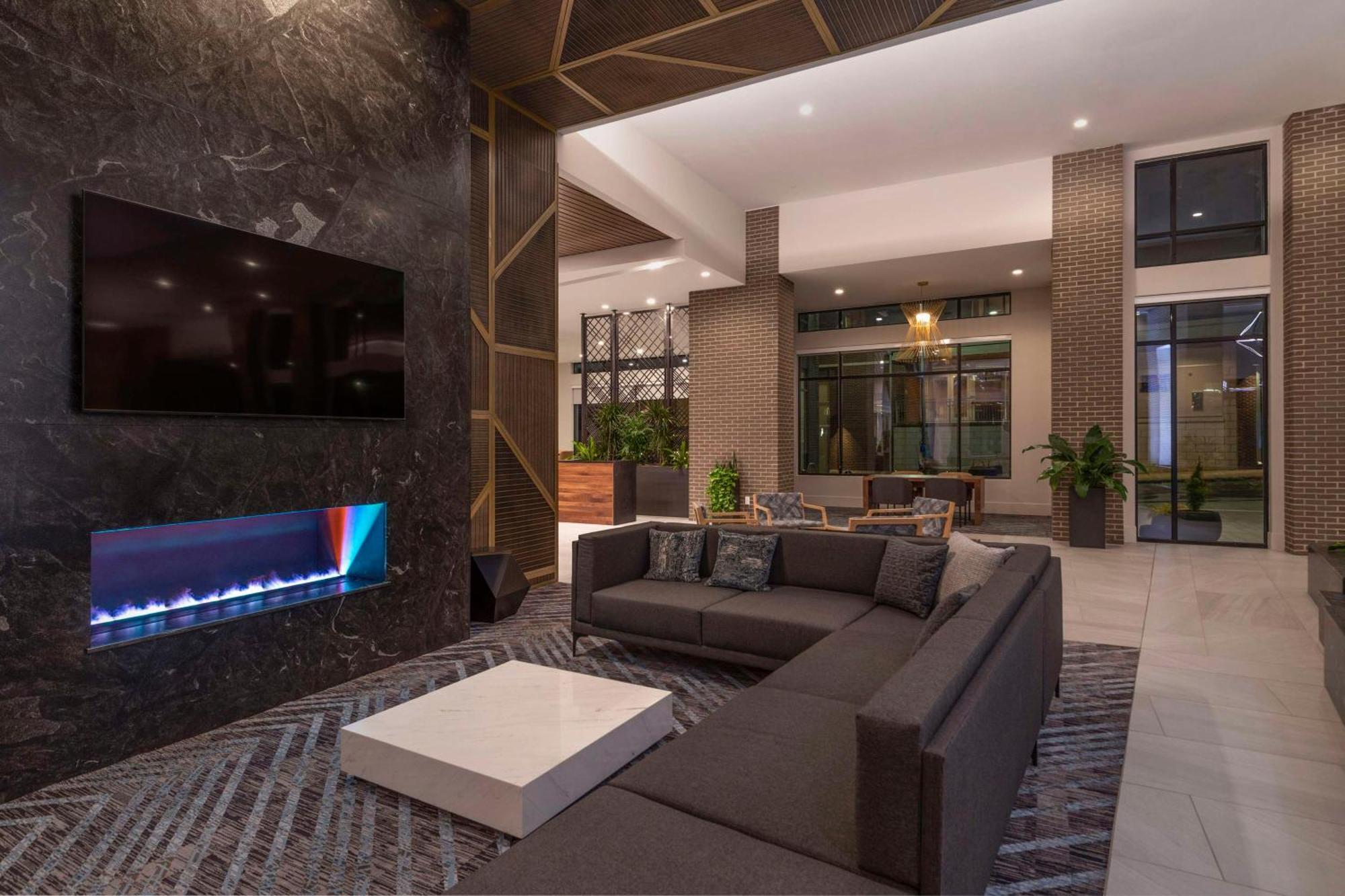Hotel Embassy By Hilton Downtown Asheville