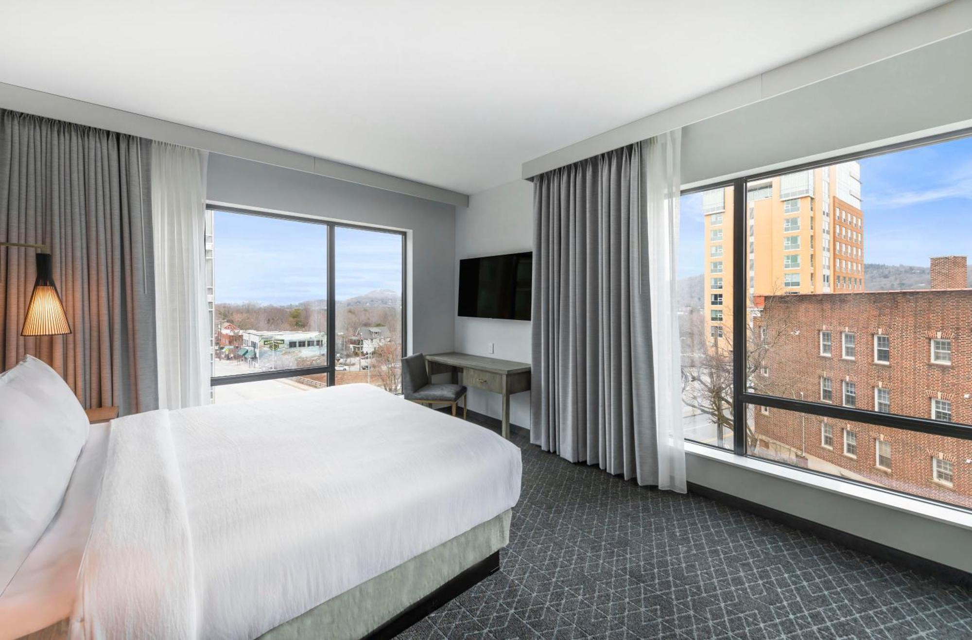 Hotel Embassy By Hilton Downtown Asheville