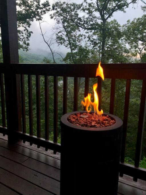 Mountain Views, Hottub, Minutes To Downtown! *