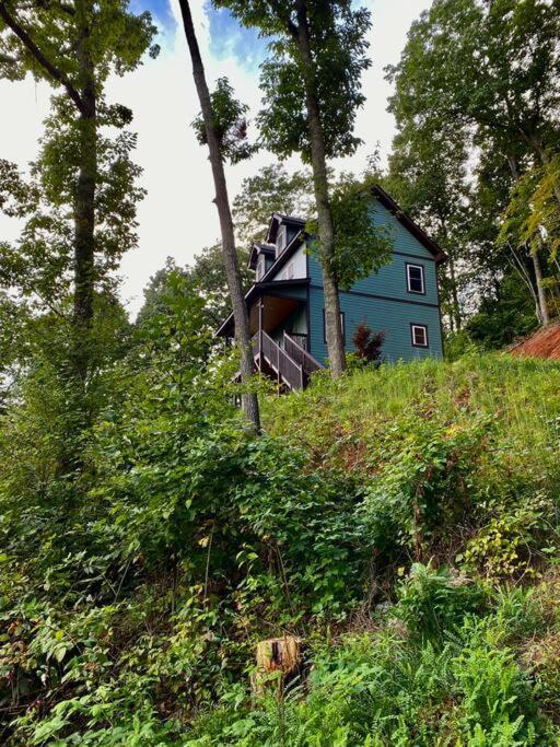 Mountain Views, Hottub, Minutes To Downtown!