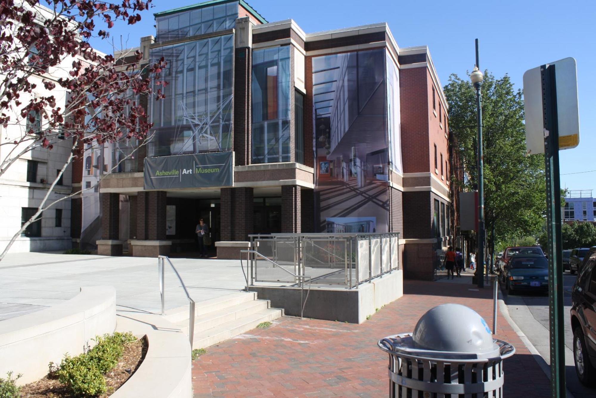 Hotel Country & By Radisson, At Outlet Mall, Nc Asheville
