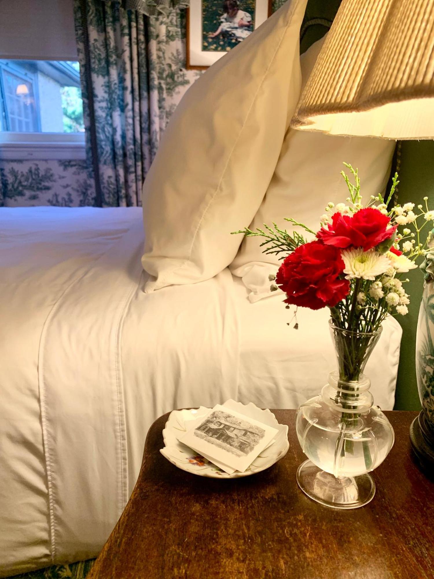 Pinecrest Bed & Breakfast 3*