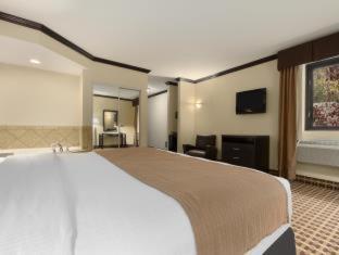 Western Asheville-blue Ridge Parkway Hotel