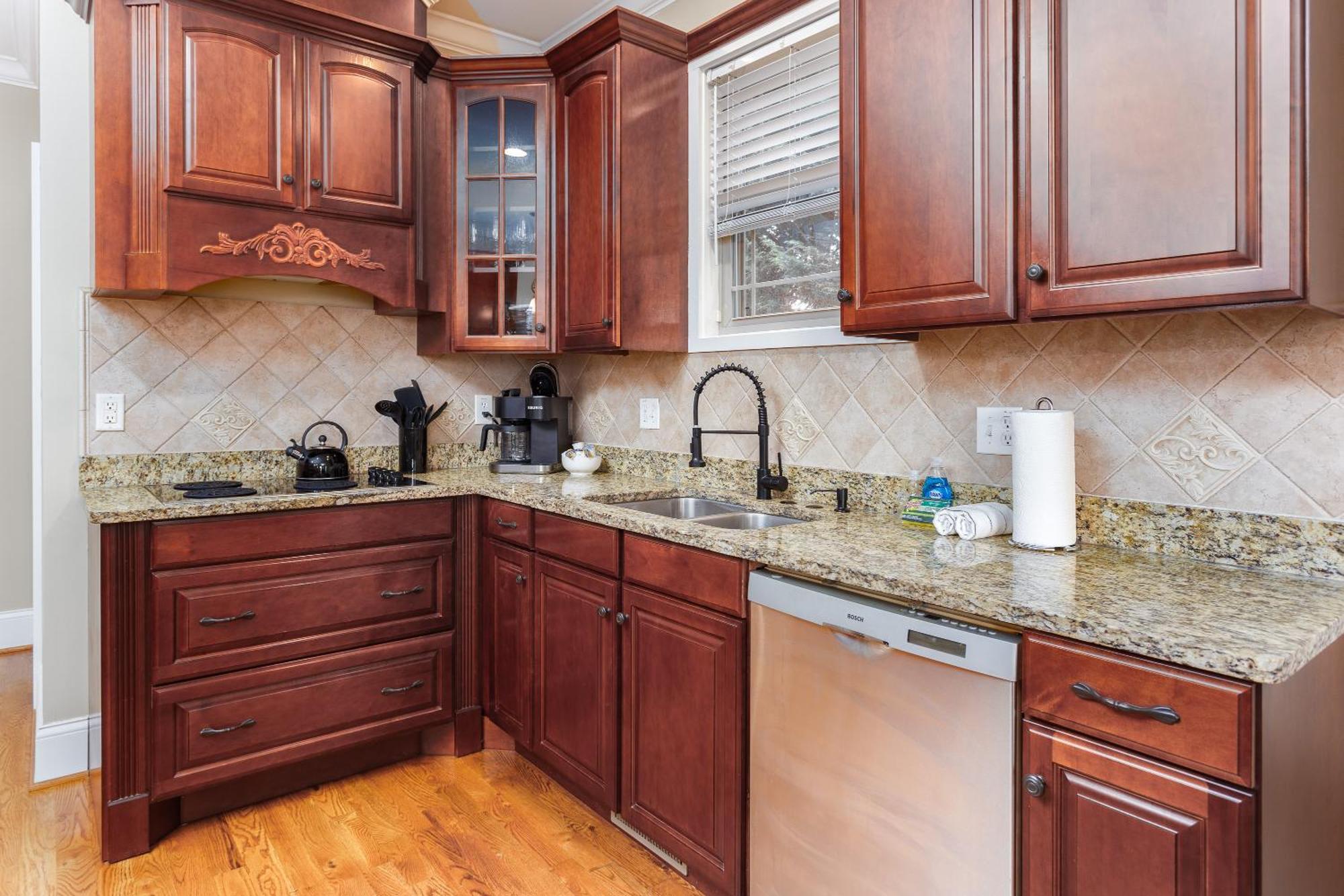 Holiday home Premium Wifi! Luxurious In With Private Hot Tub! Asheville