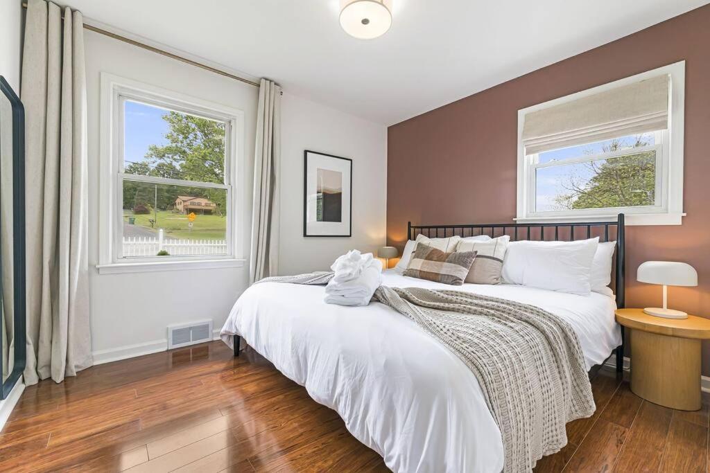 Sunroom, Game Room, Hot Tub, Sauna, 15min To Avl * Asheville