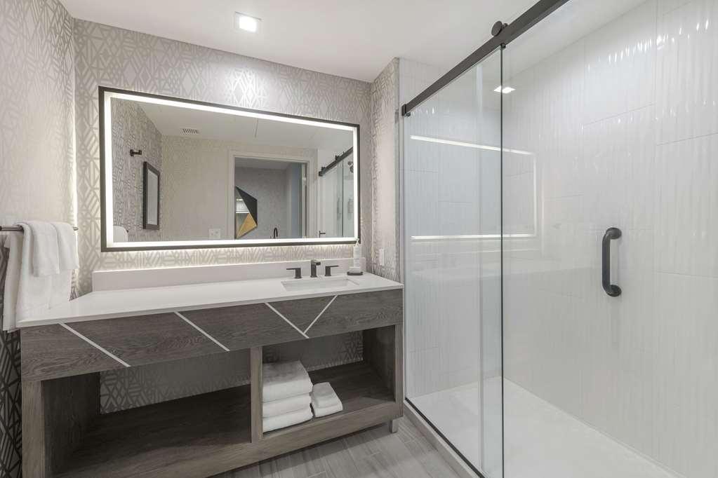 Hotel Embassy By Hilton Downtown *