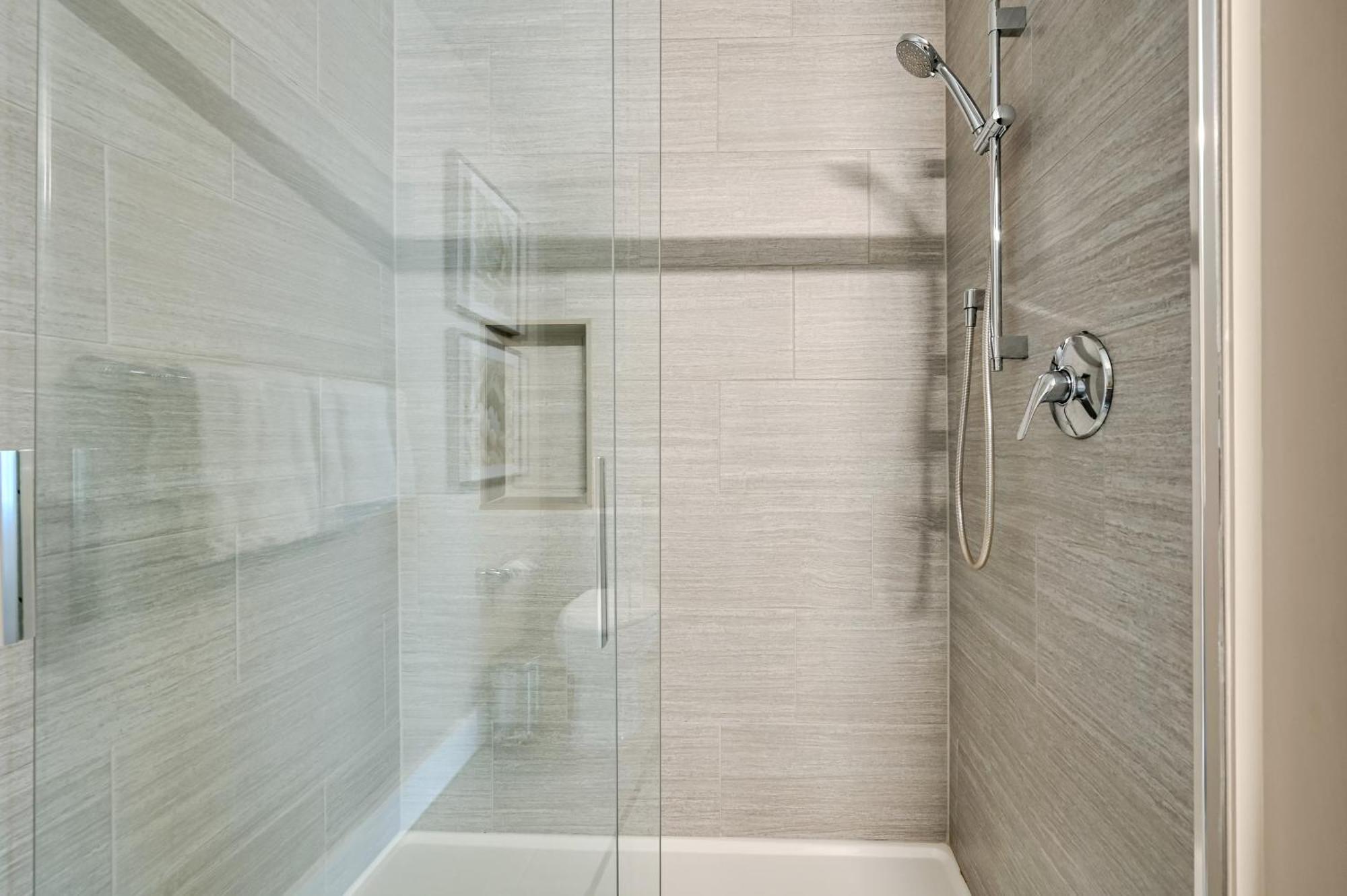 45 Asheland Avenue Unit 405 *