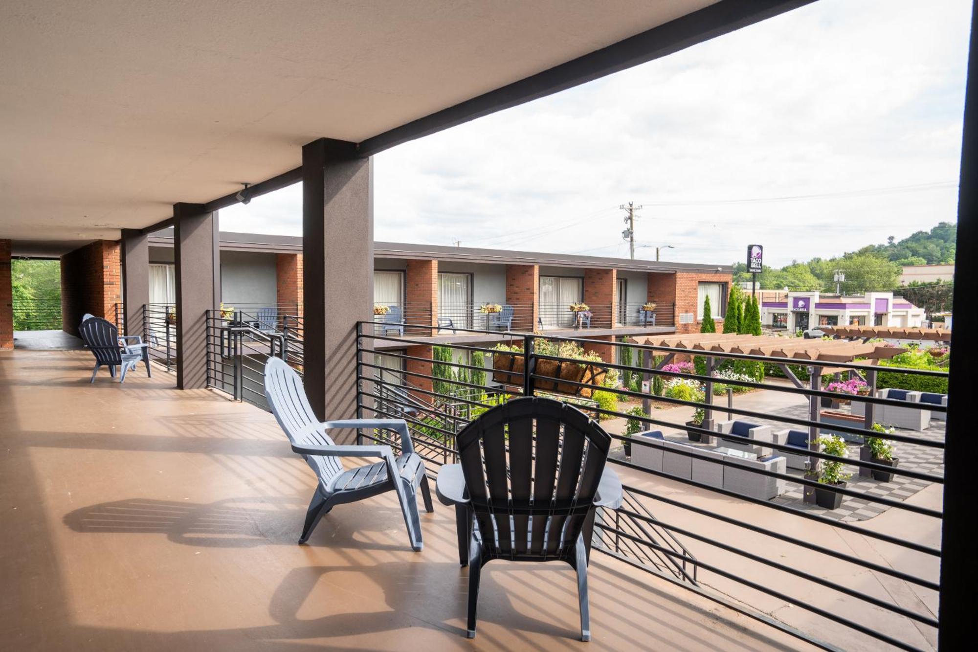 The Beaucatcher, A Boutique Motel Motel 2*