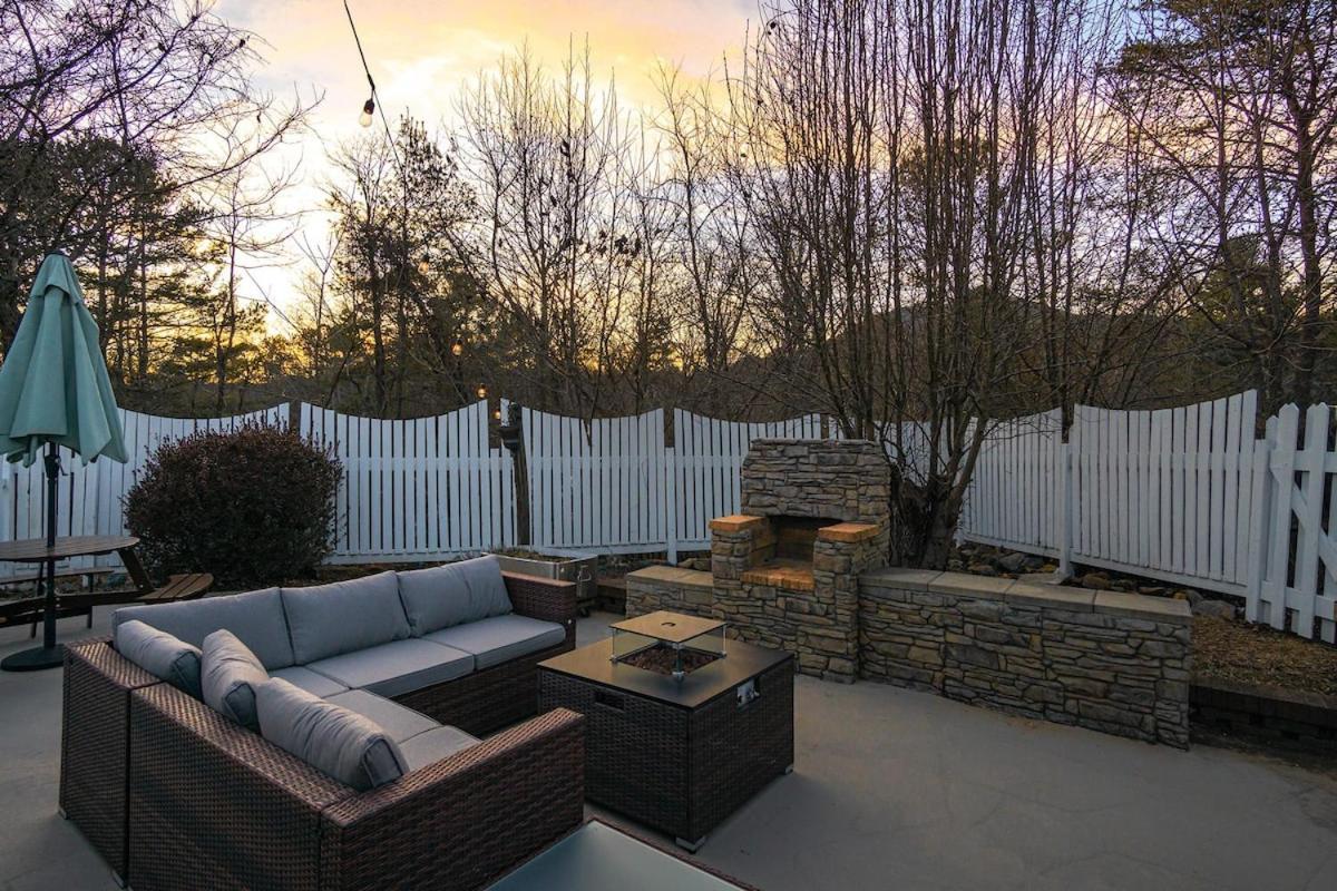 Holiday home 10 Mins To Dt Pool Hot Tub Game Asheville