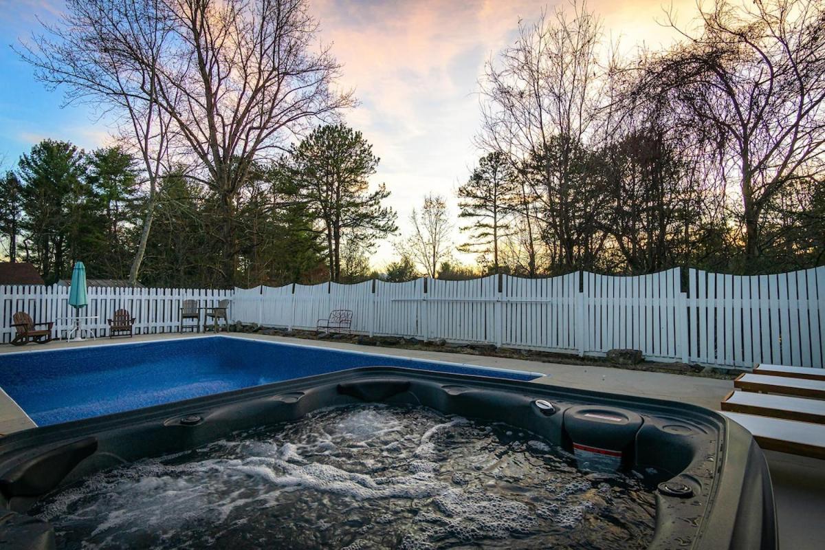 10 Mins To Dt Pool Hot Tub Game Holiday home *