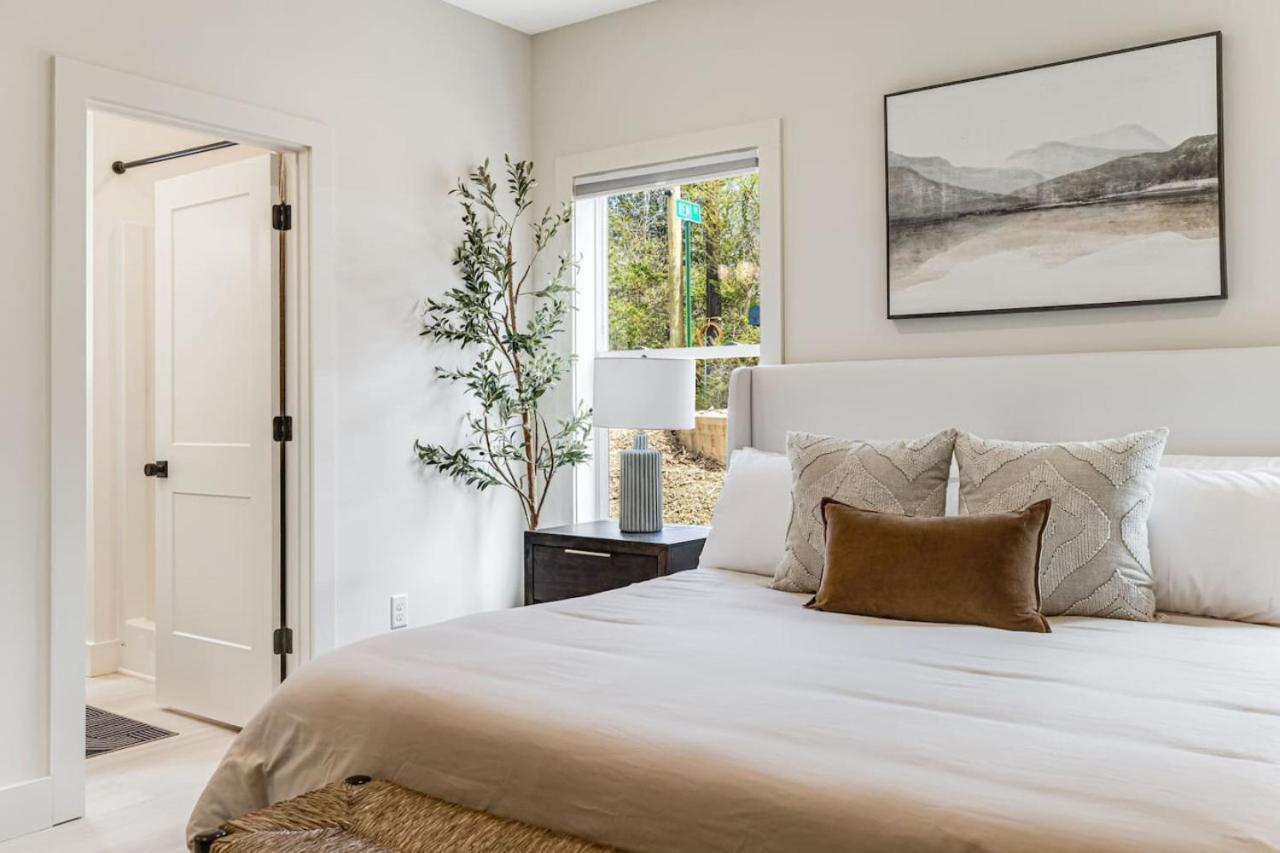 New Beautiful With Mtn Views, 2 Decks, Walk To Biltmore Village *