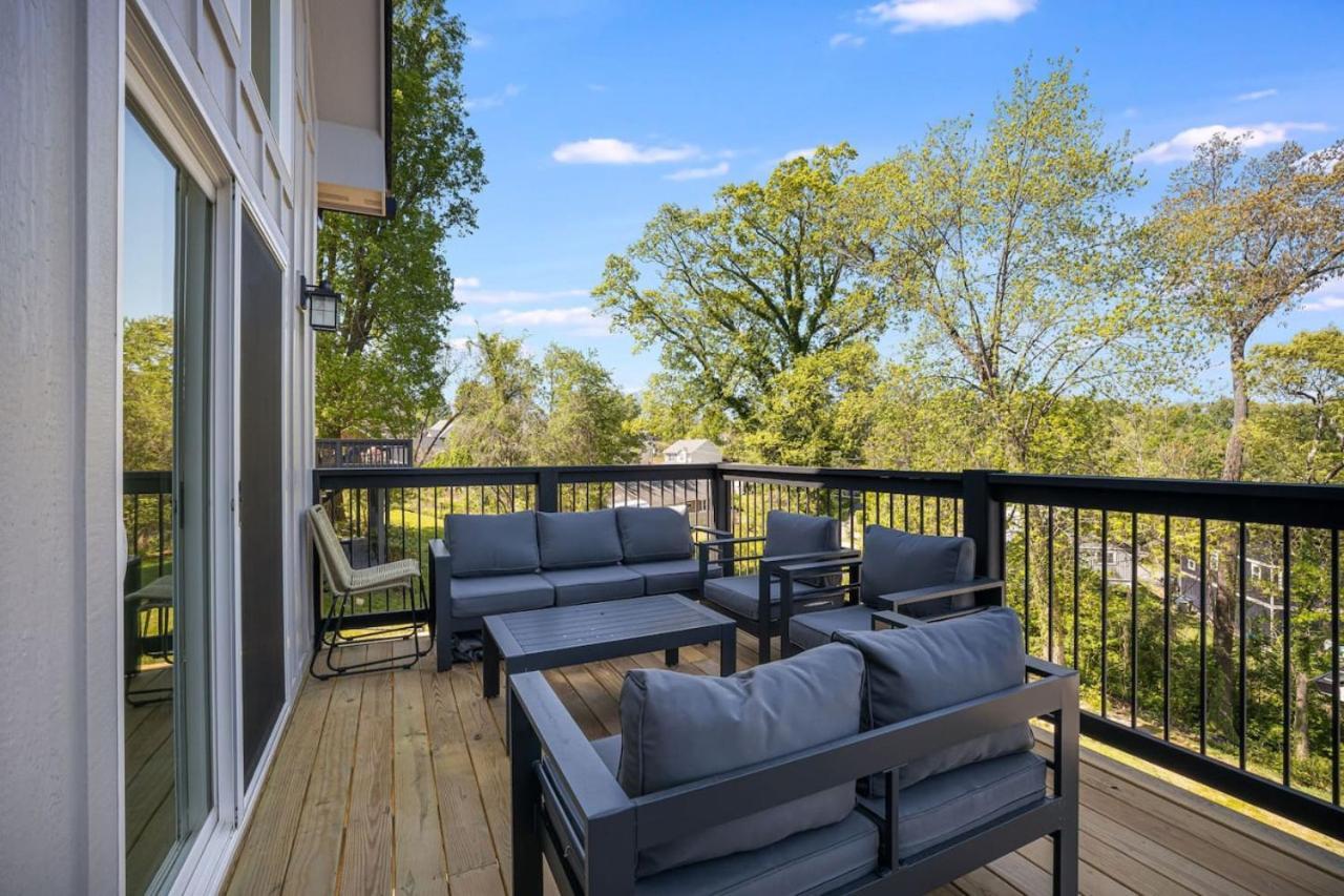 Holiday home New Beautiful With Mtn Views, 2 Decks, Walk To Biltmore Village *