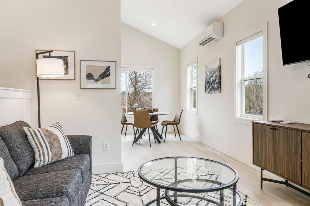New Designer 1 Bed Home, Walk To Biltmore Village
