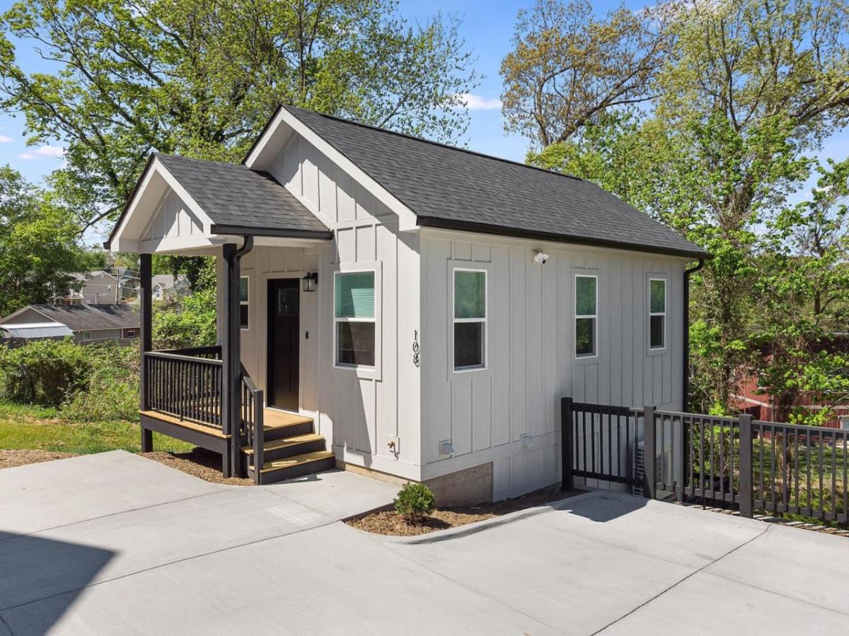 New Designer 1 Bed Home, Walk To Biltmore Village Asheville