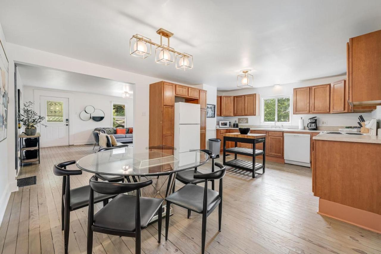 3 Bedroom Home, 5 Mins To Biltmore Village, Deck With Views Asheville