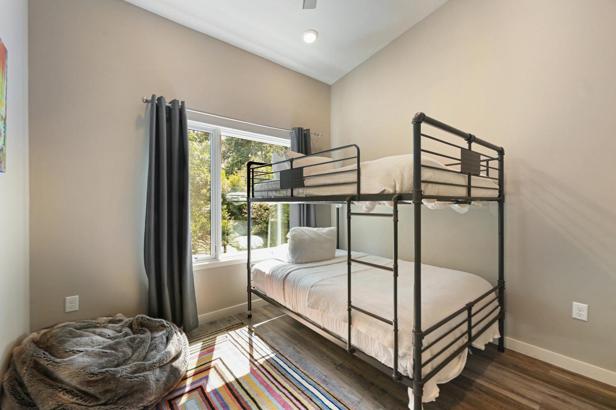 Beautiful South Slope Townhome With Ev Charger Unit 98 Holiday home *