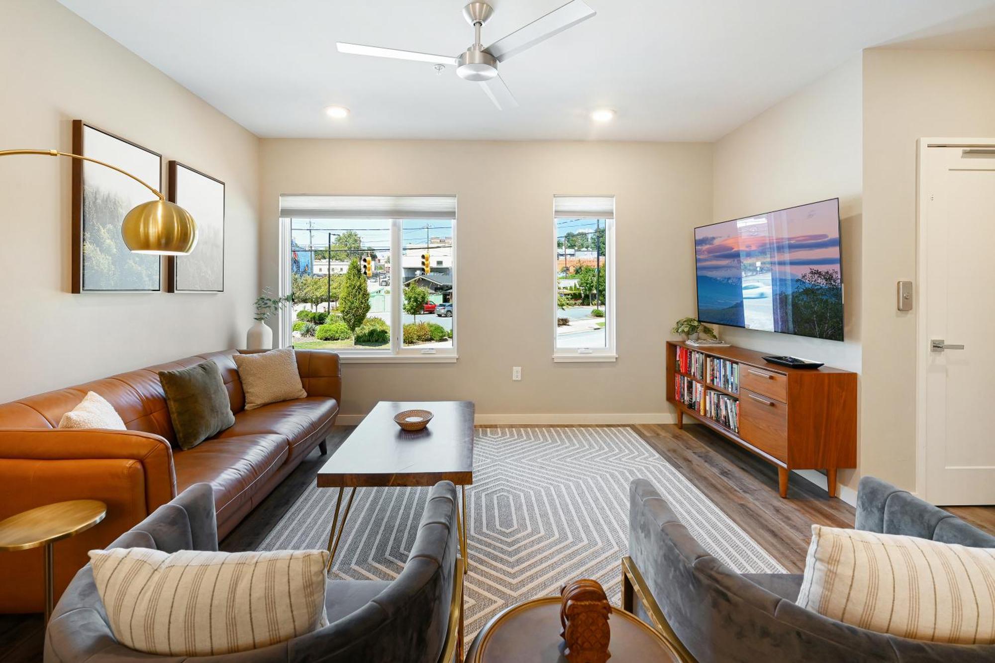 Beautiful South Slope Townhome With Ev Charger Unit 98 *