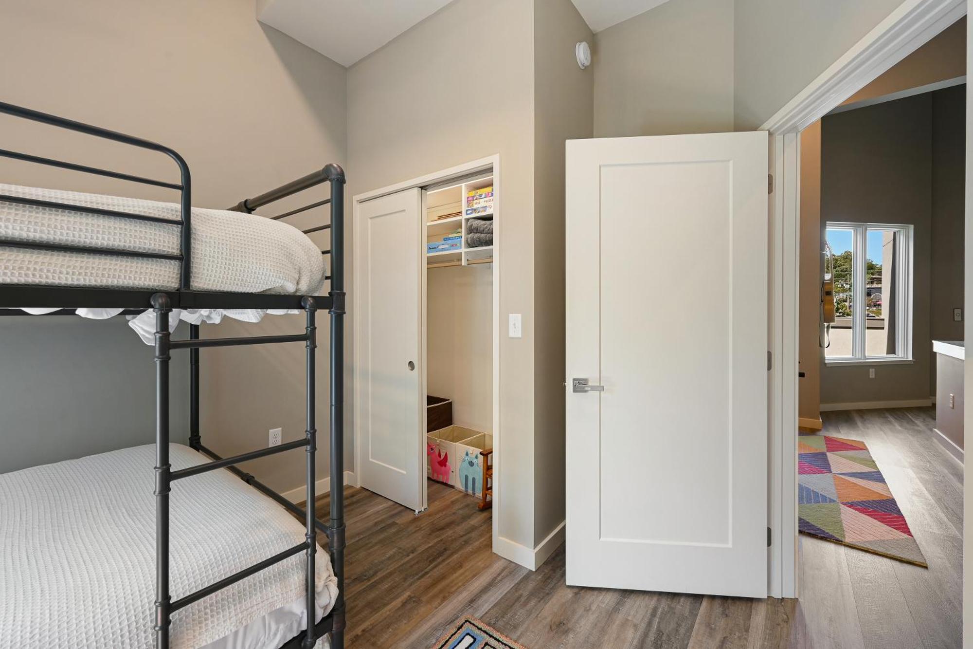 Beautiful South Slope Townhome With Ev Charger Unit 98
