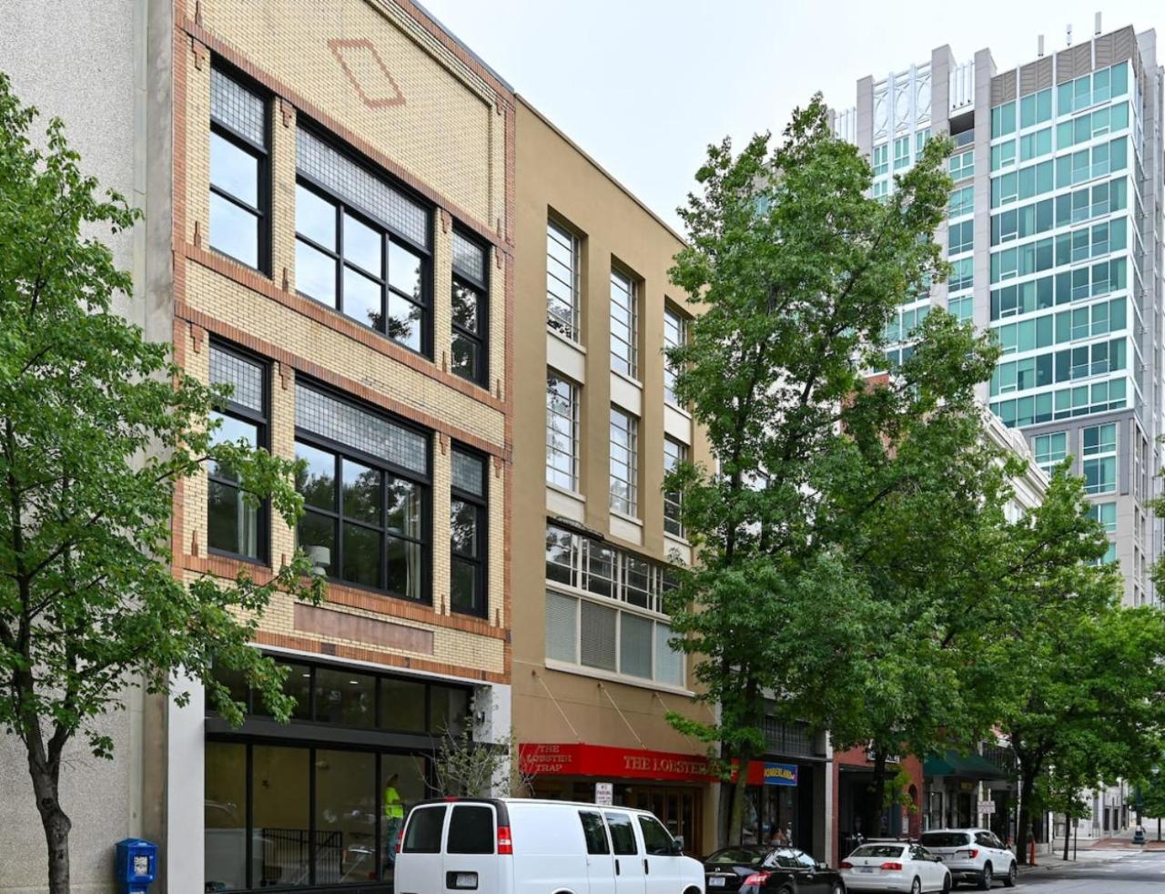 Downtown Luxe Apartment