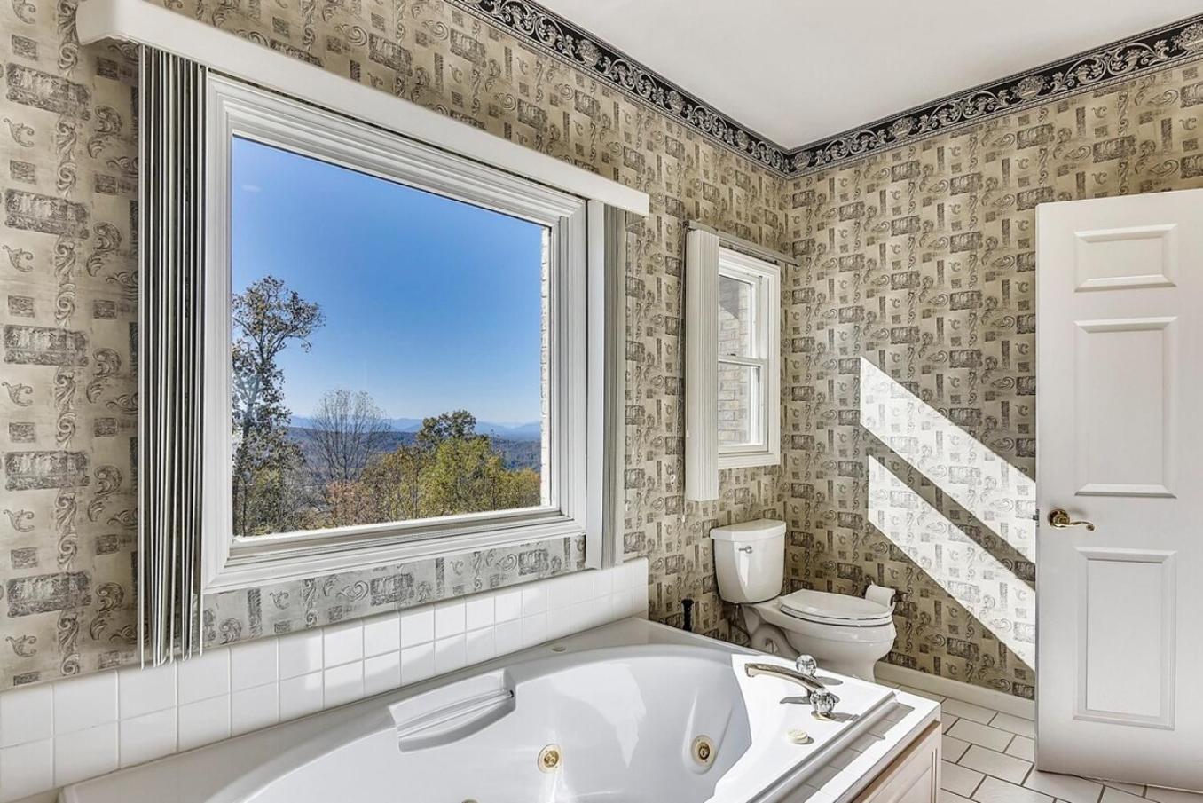 Tourism Is Back In Asheville, See Listing Info Holiday home *