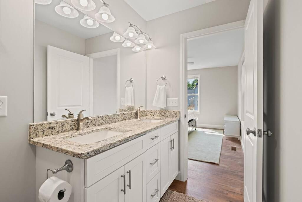 Holiday home Water,power,wifi- 10 Min To Downtown Avl