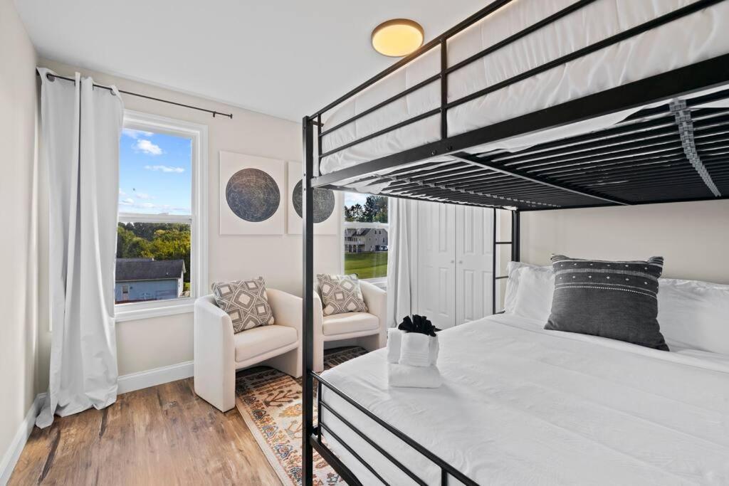 Holiday home Water,power,wifi- 10 Min To Downtown Avl *