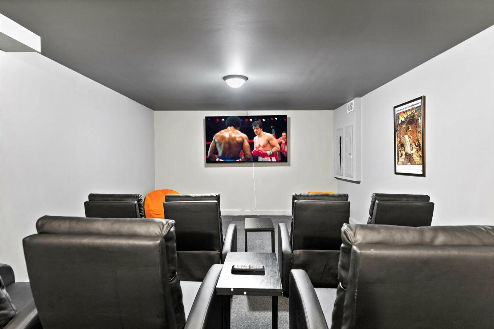 Premium Wifi! Luxurious In With Private Hot Tub!