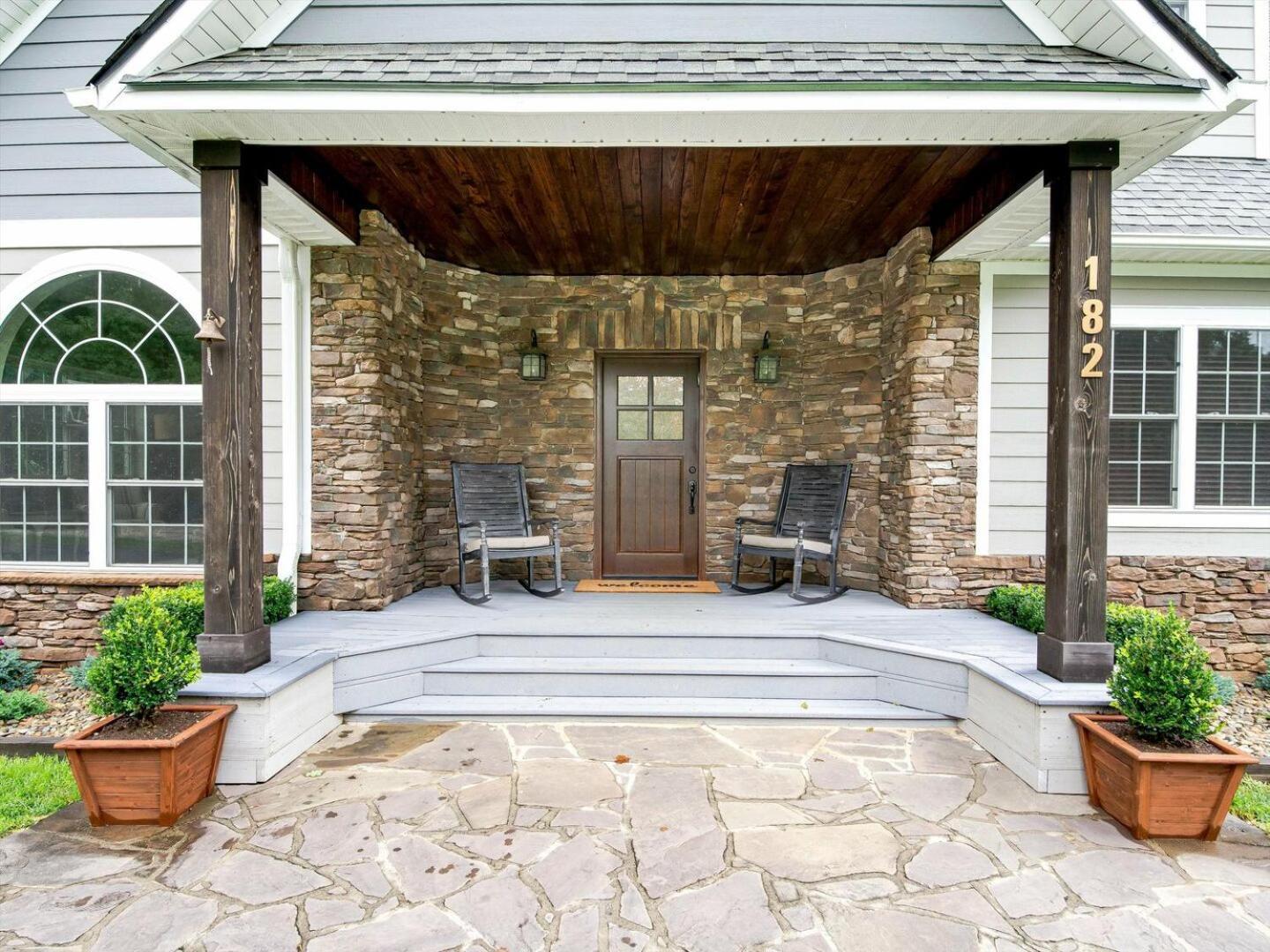 Holiday home Secluded Luxury With Pool And Hot Tub In 15 Min To Downtown