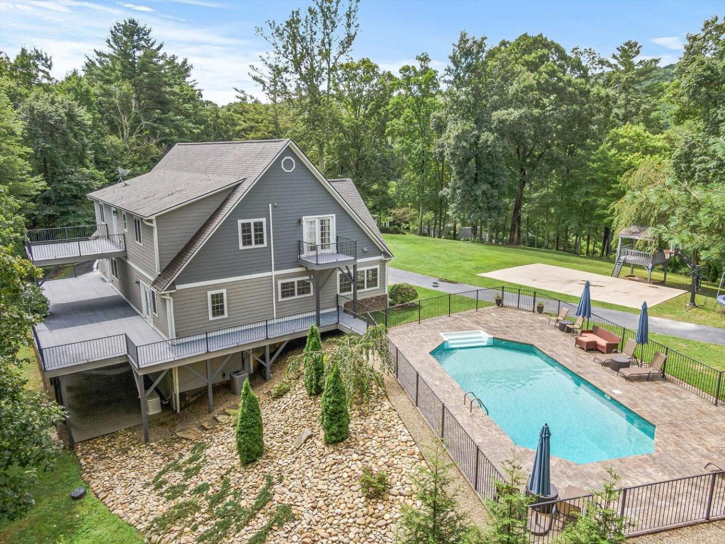 Holiday home Secluded Luxury With Pool And Hot Tub In 15 Min To Downtown *