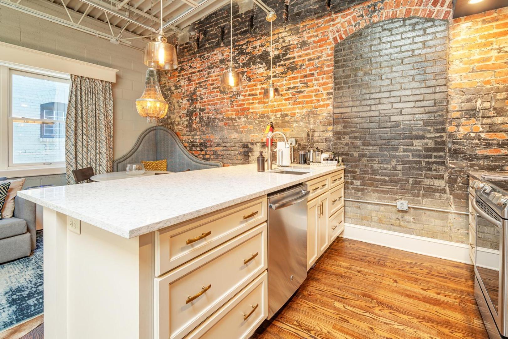 80 Lex 203 Eclectic Industrial Apartment Asheville