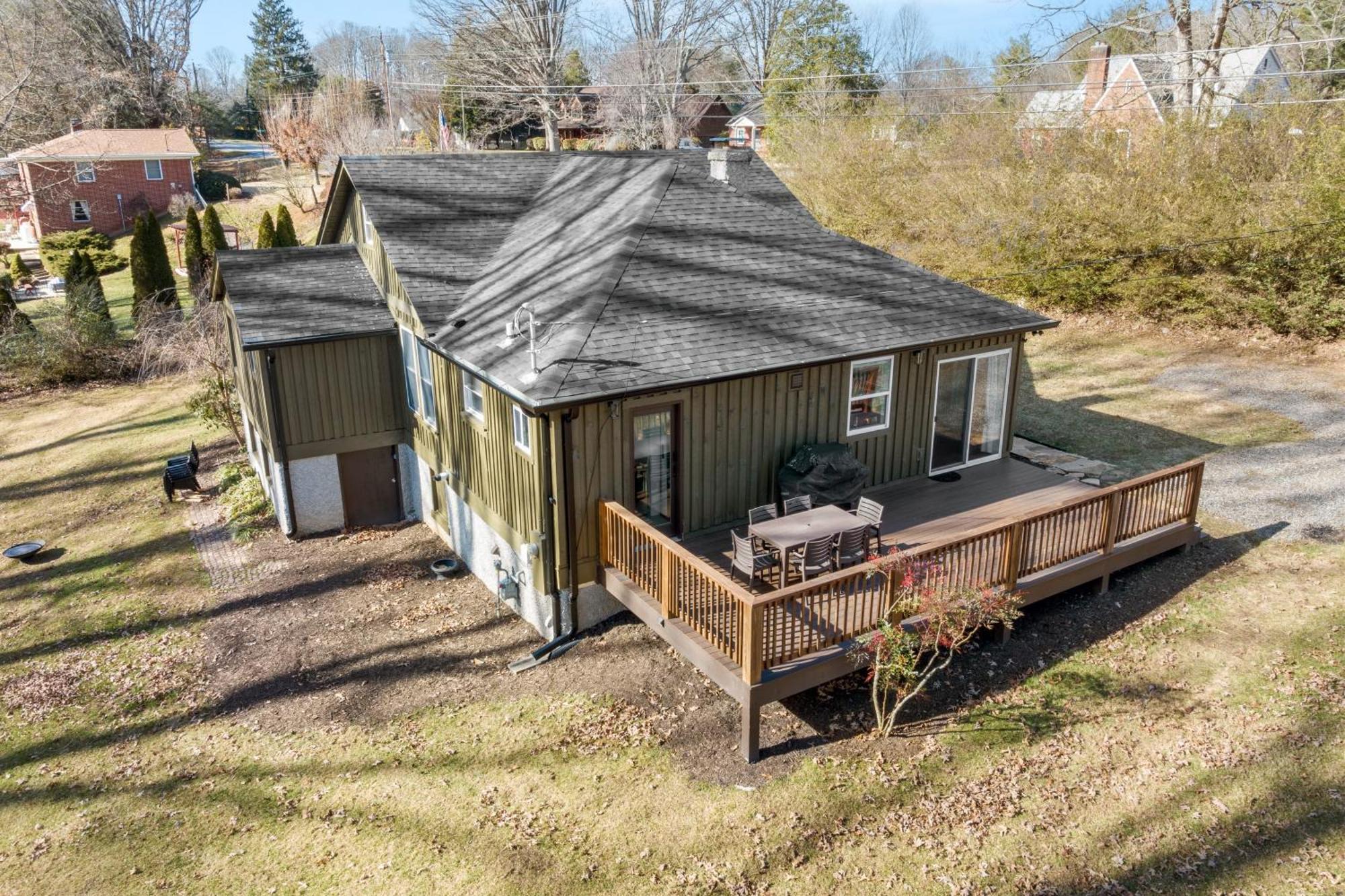 Sage By Avantstay 15 Min To Downtown Deck Holiday home *