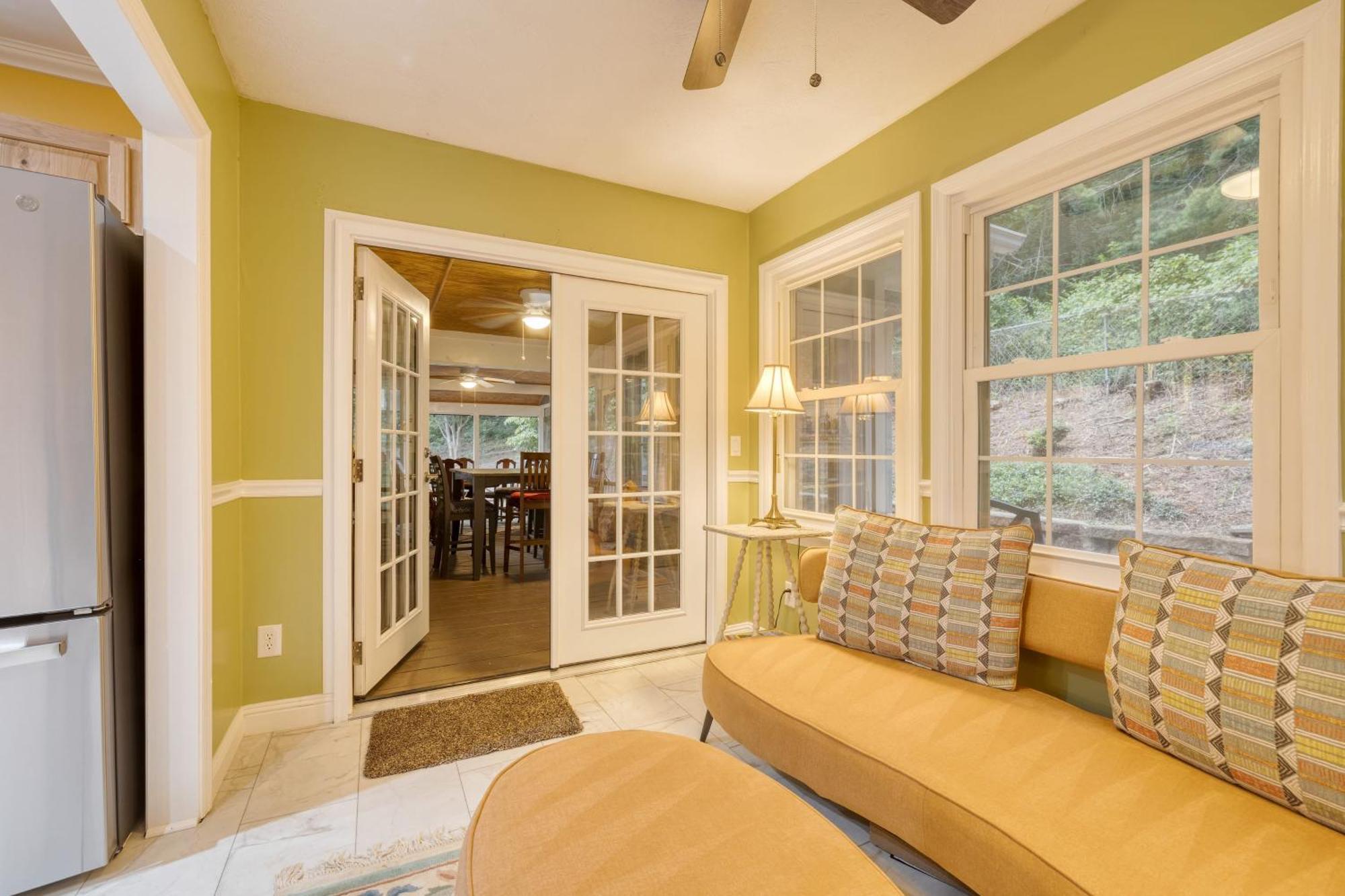 Holiday home Hyannis 10min To Firepit Ping Pong Asheville