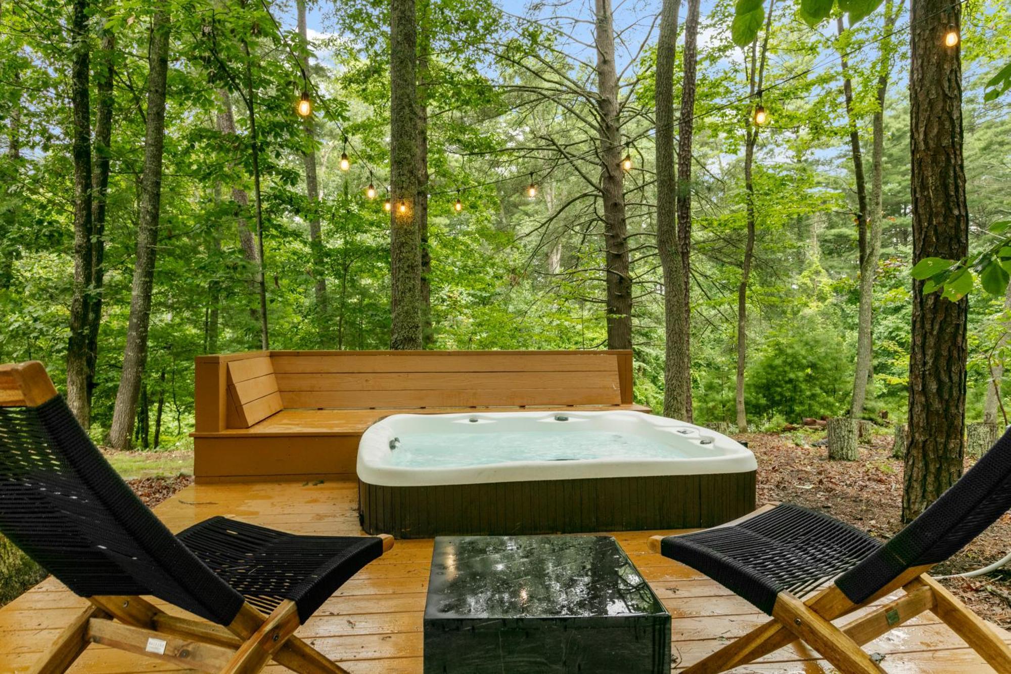 Holiday home New, 2 Miles To Downtown, Luxury, Hot Tub, Fire Pit, Secluded Serenity Of The Blue Ridge Mountains