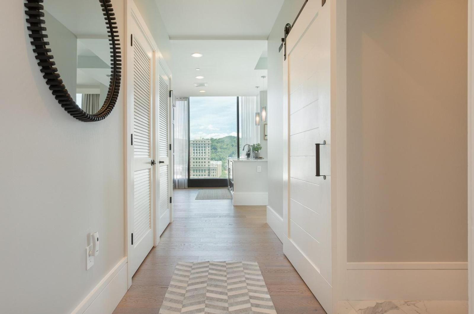 Arras Vacation Rentals: Luxury Downtown With Pack Square Views