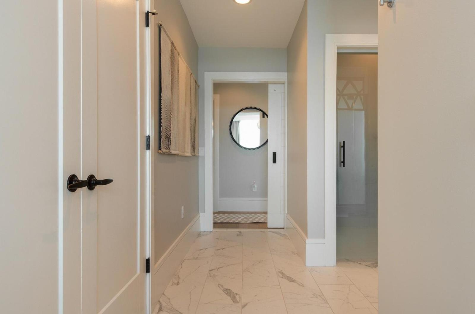 Arras Vacation Rentals: Luxury Downtown With Pack Square Views Apartment