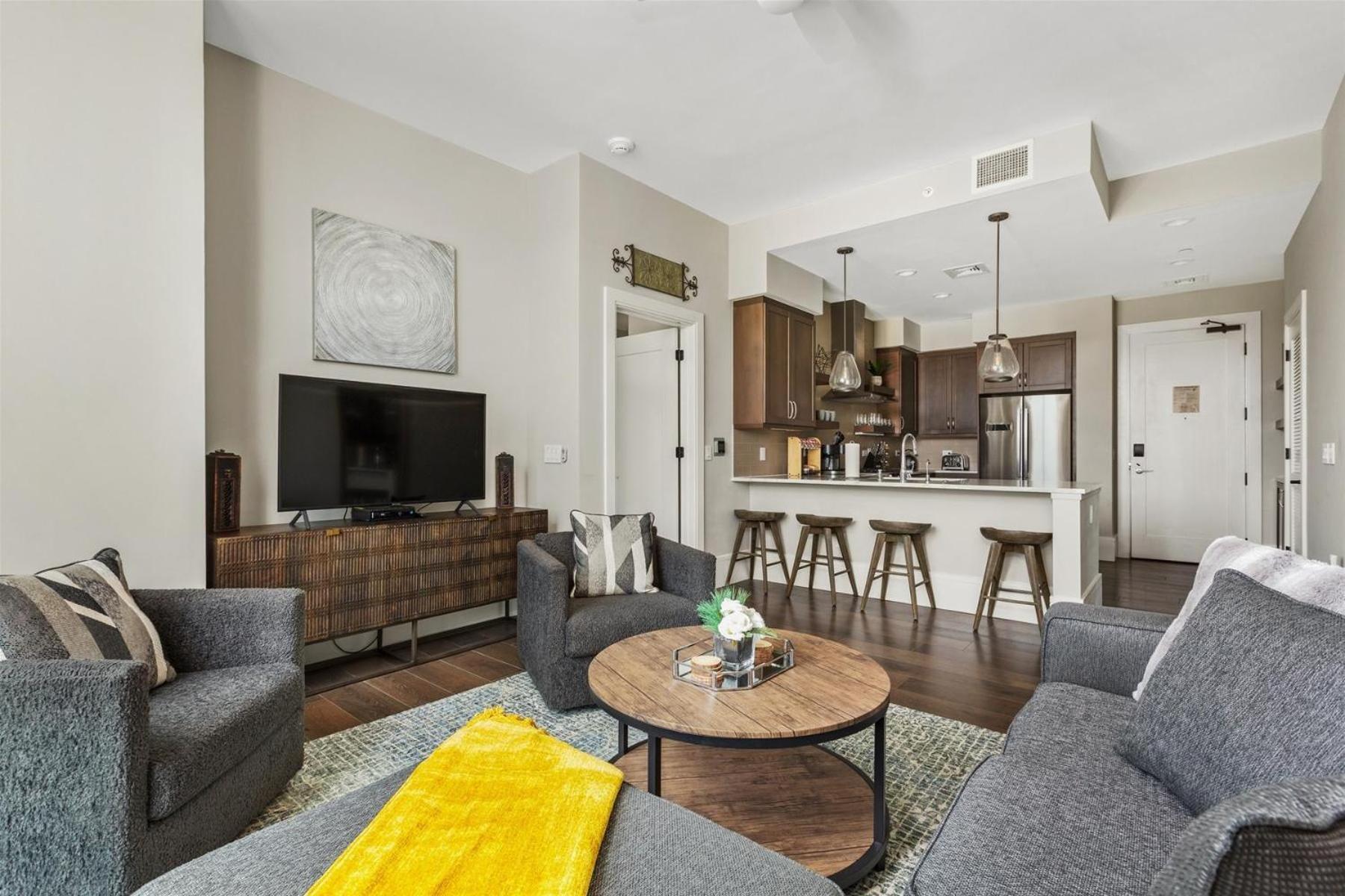 Arras Altitude: Luxury Downtown With Mountain Views Asheville