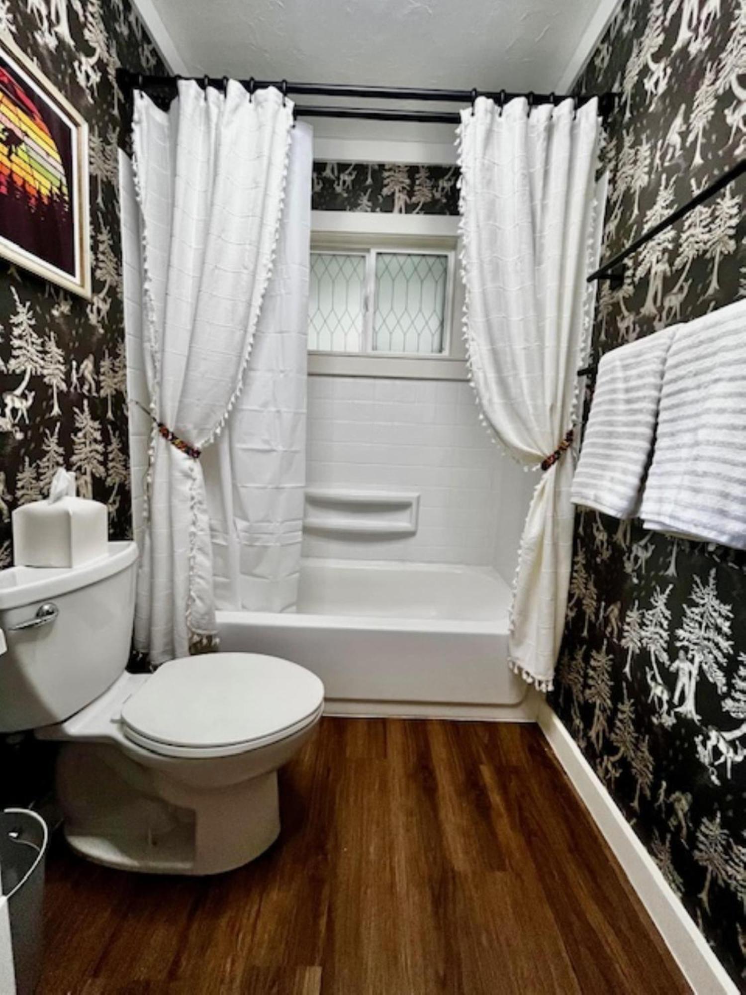 Woodhaven Sauna & Hot Tub Holiday home *