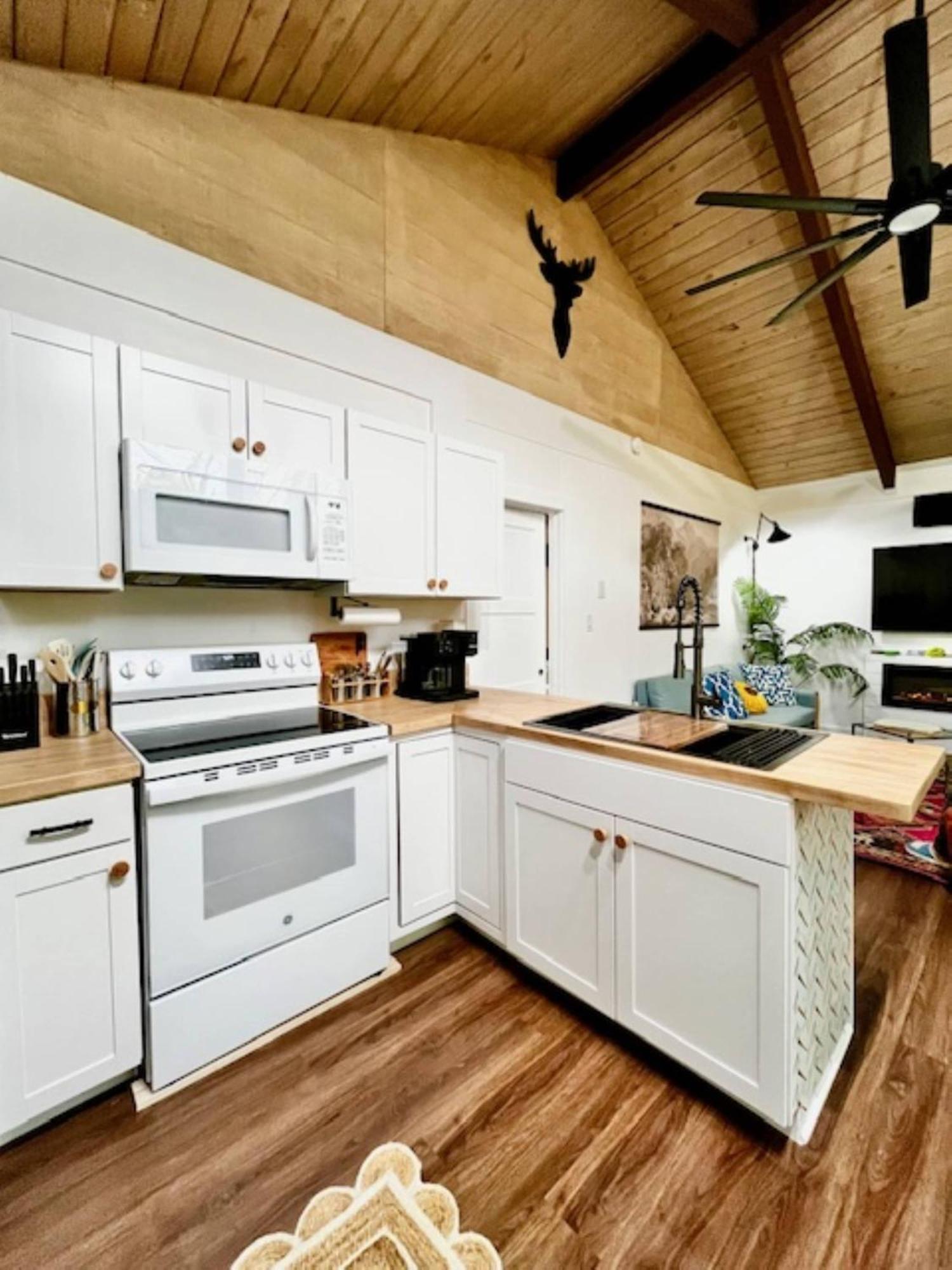 Woodhaven Sauna & Hot Tub