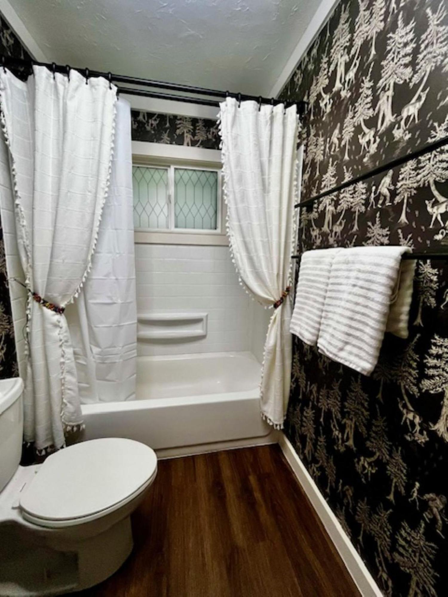 Woodhaven Sauna & Hot Tub Holiday home *