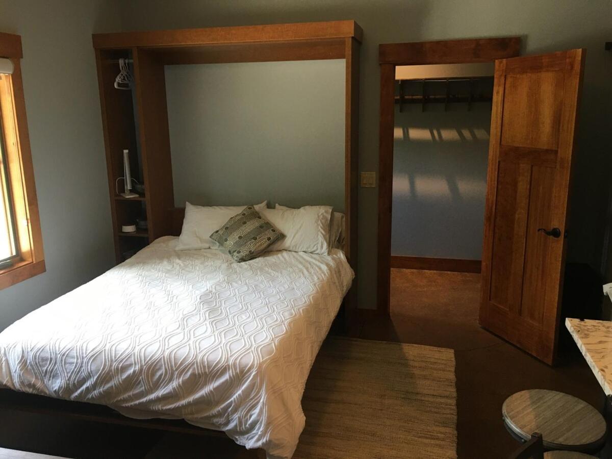 Mountain Modern, Close To Downtown Holiday home *
