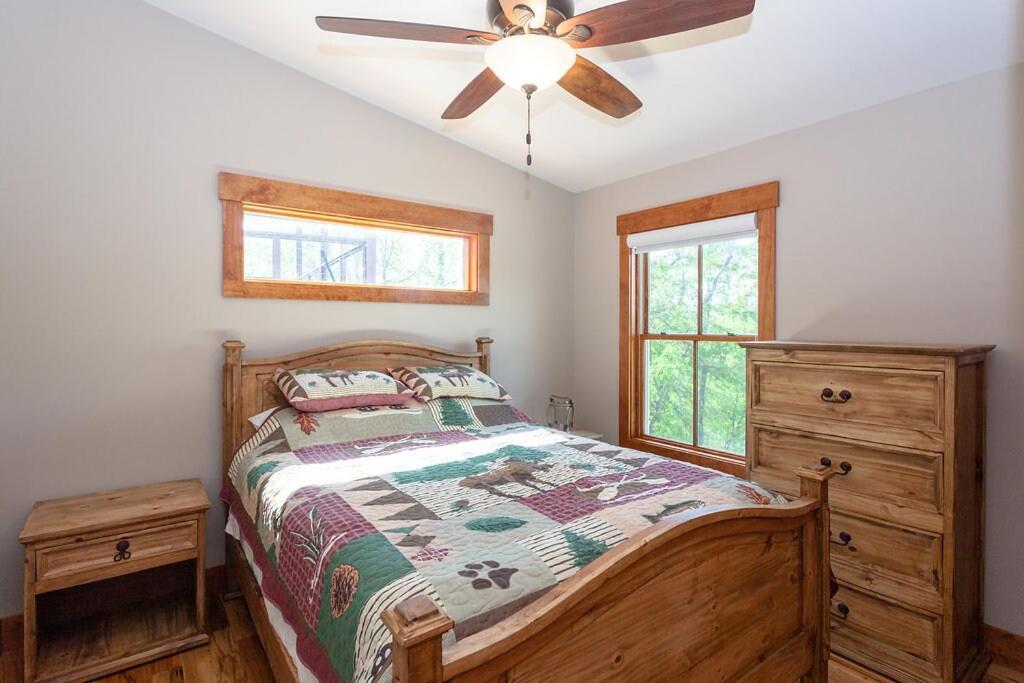 Mountain Modern, Close To Downtown Holiday home