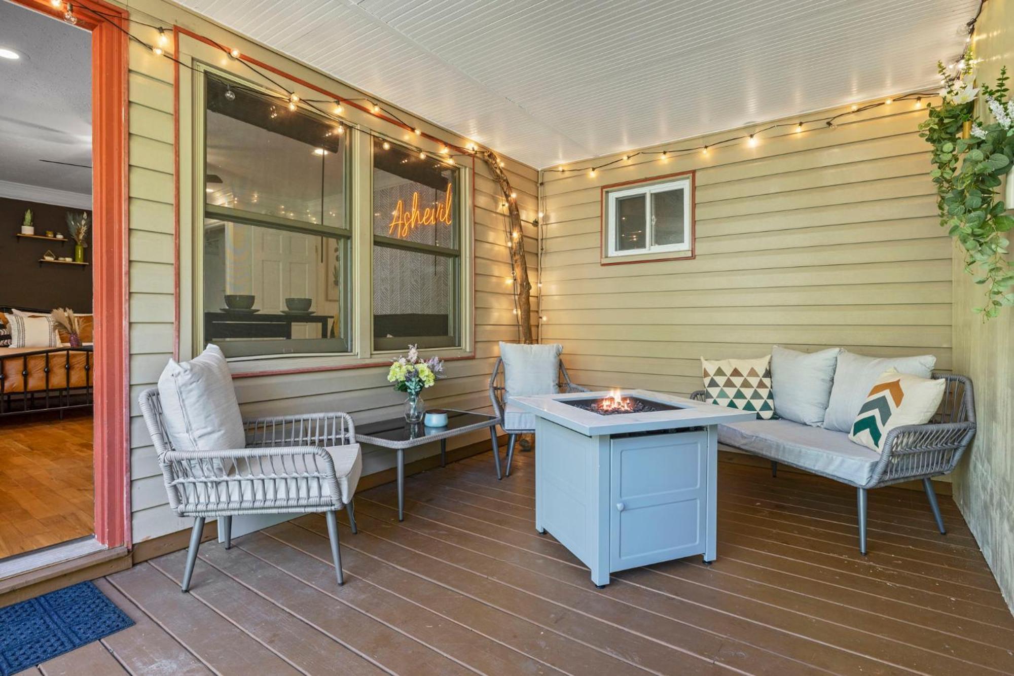 1 Bedroom 5 Min Downtown W/hot Tub & Pool! Homestay *