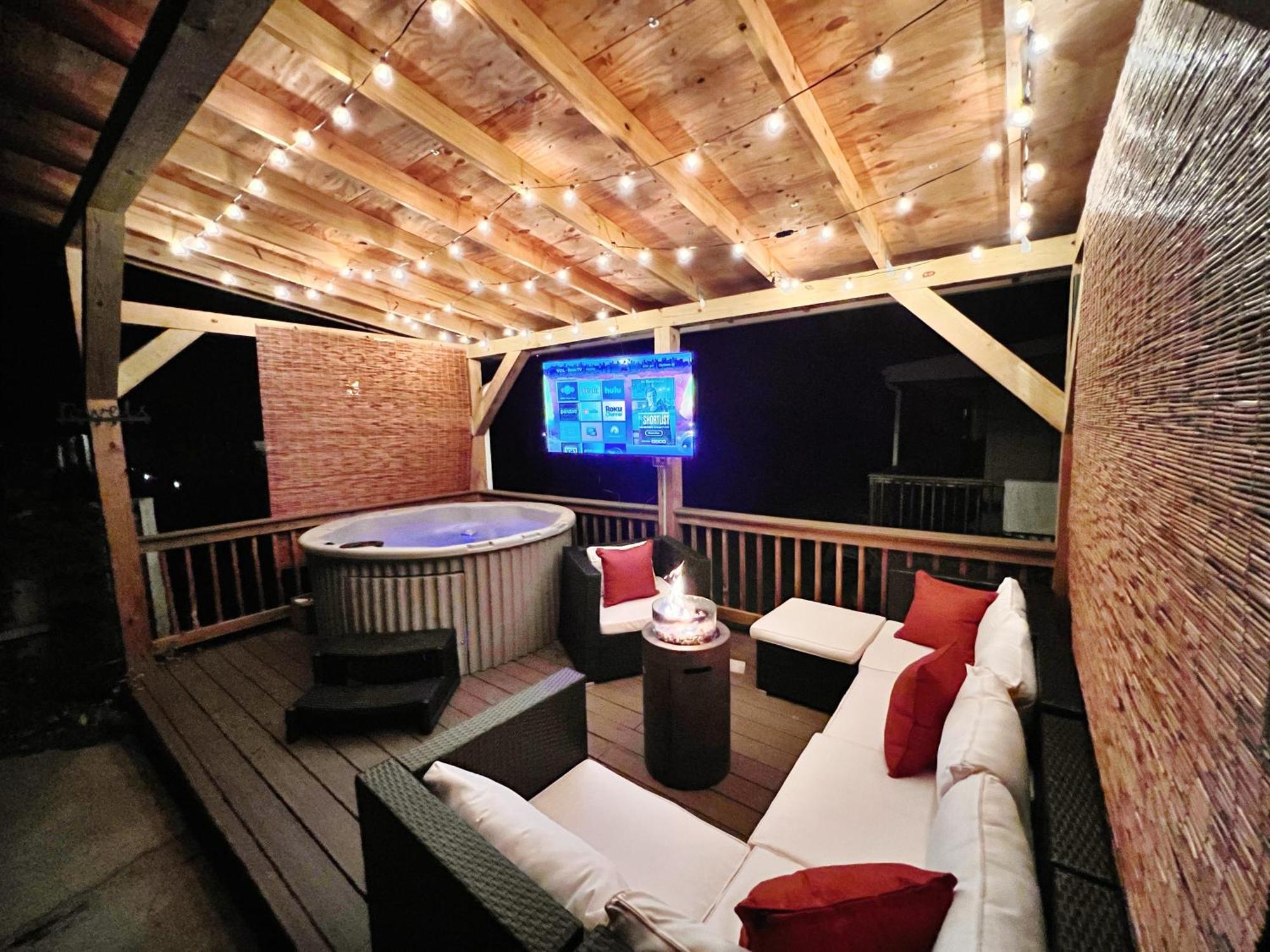 1 Bedroom 5 Min Downtown W/hot Tub & Pool! * Asheville
