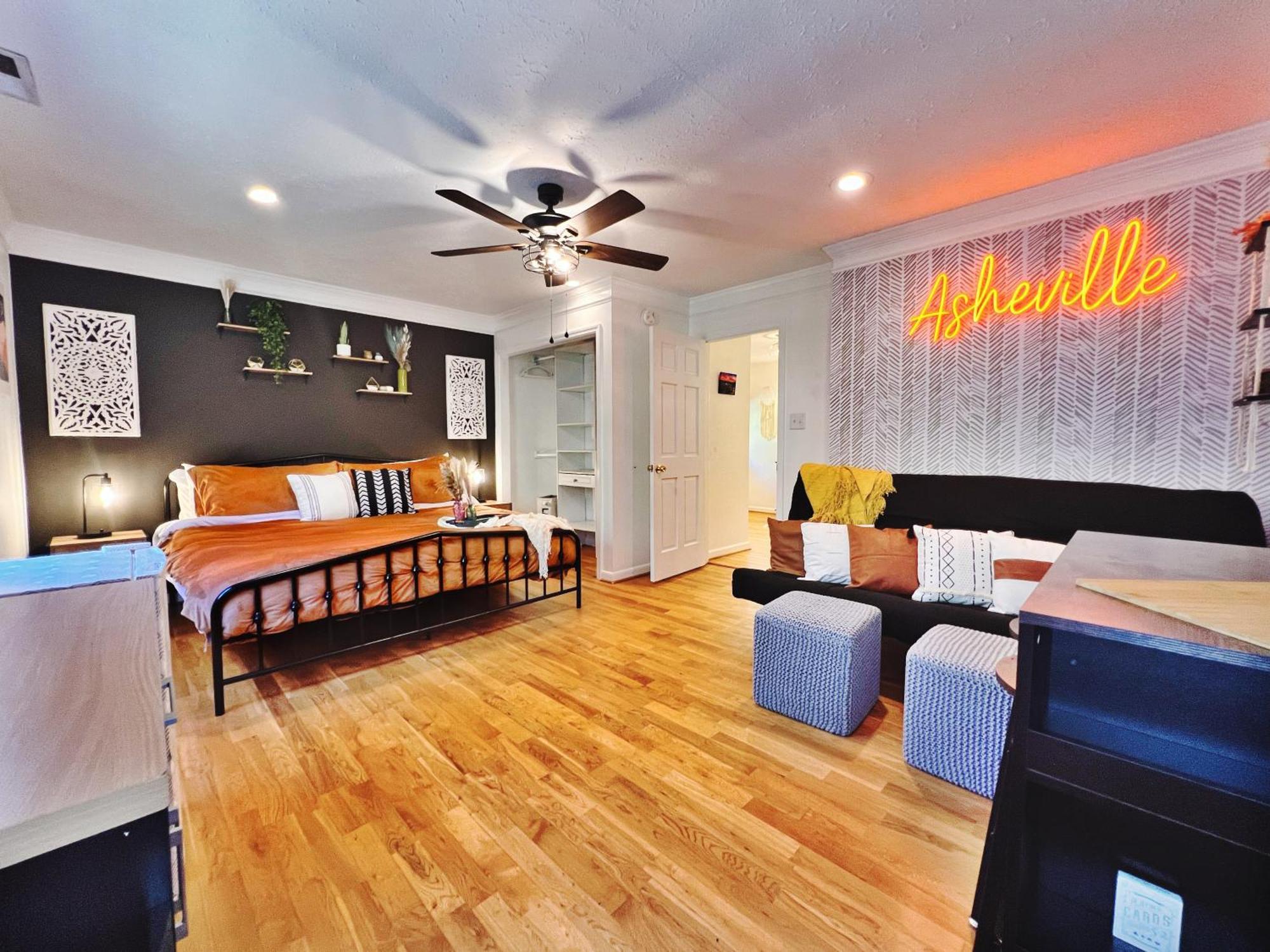Homestay 1 Bedroom 5 Min Downtown W/hot Tub & Pool! Asheville